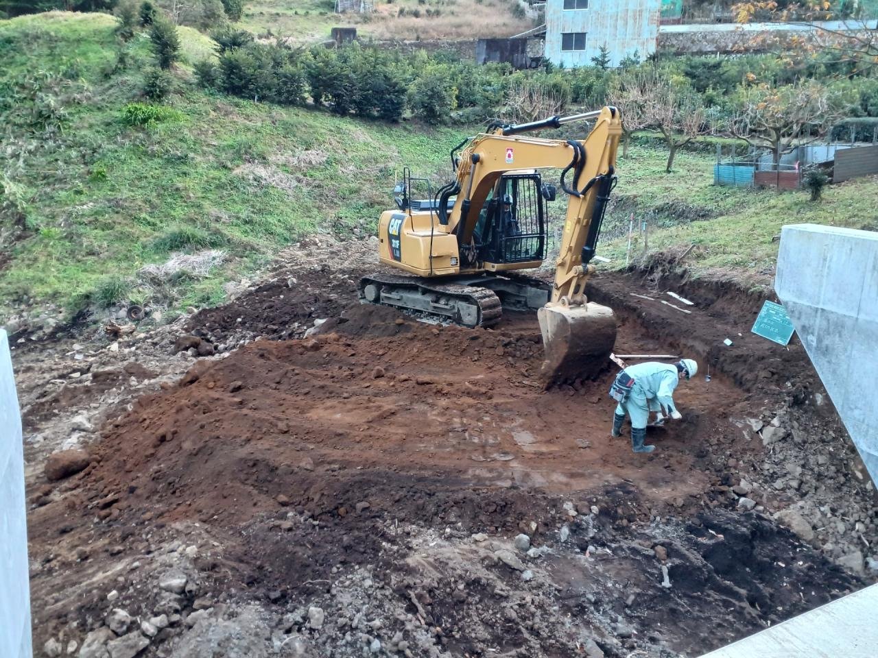 萬松院　盛土工　段切り状況（R6.12.19）