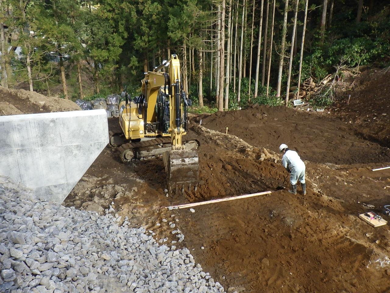 萬松院　盛土工　段切り作業状況）R6.12.24）